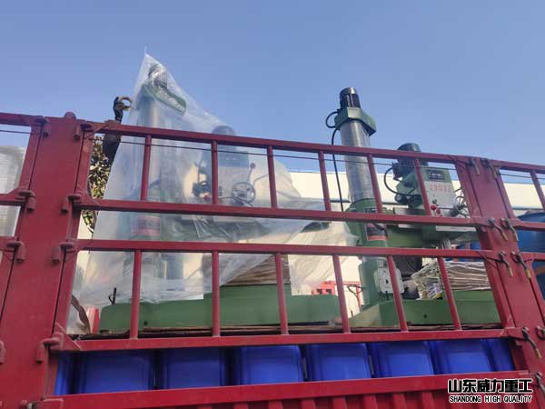 Z3032機(jī)械搖臂鉆床發(fā)貨